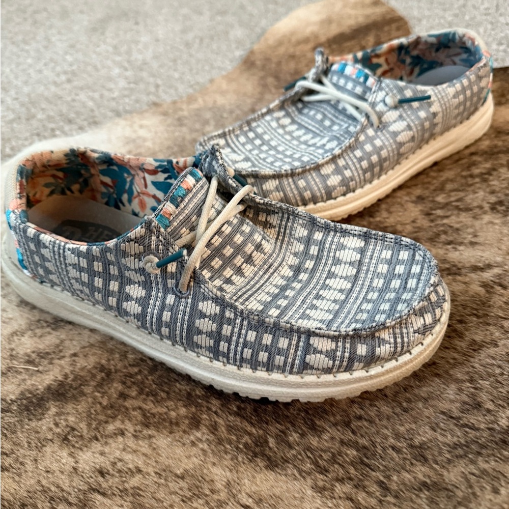 Women’s Hey Dude Wendy’s- Size 7.5